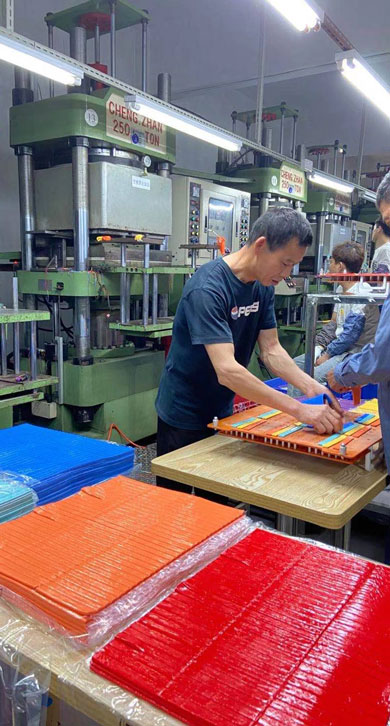 走進精东影业传媒