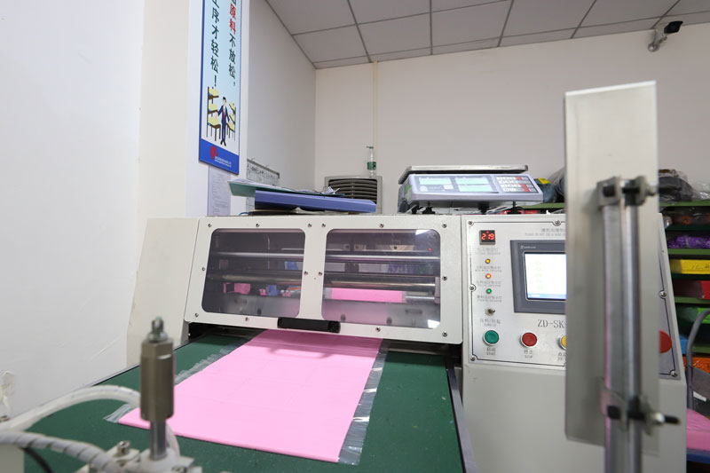 矽膠裁切（qiē）